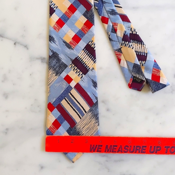 NWOT. Sheaf & Caber 100% Italian Silk Tie with Multicolor Design Pattern. - Picture 3 of 5